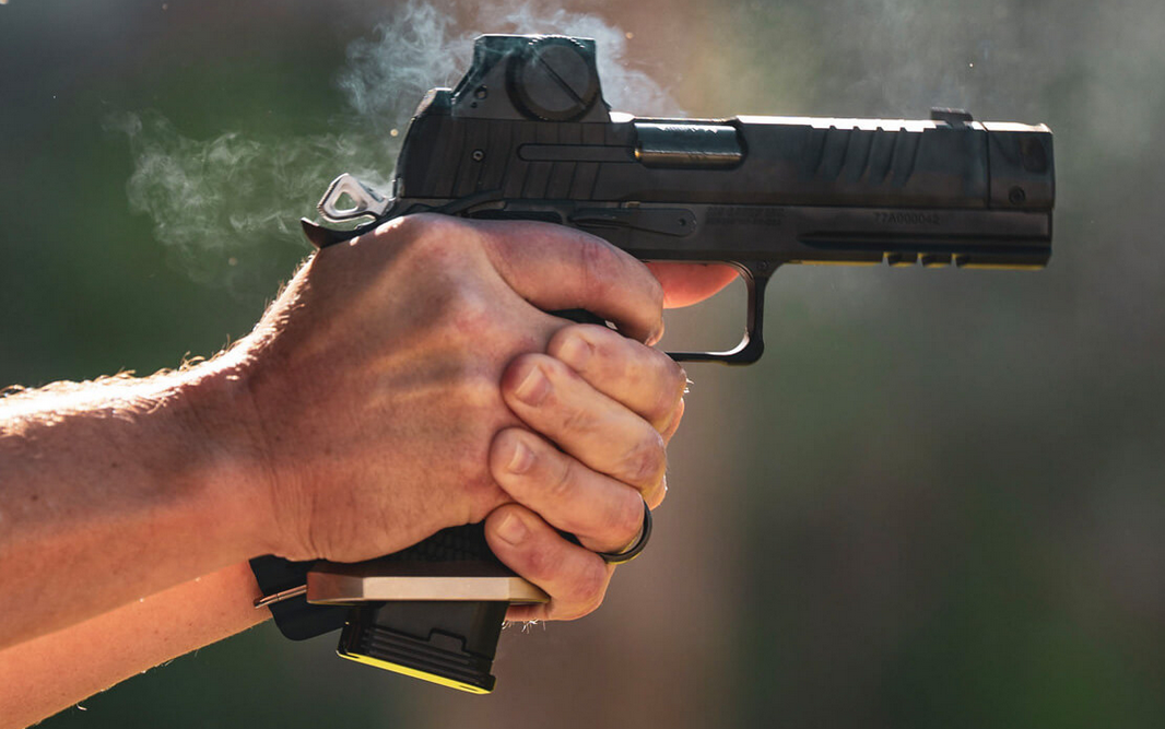 SIG P211 shooting